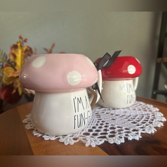 Ceramic “I’M A FUN-GI” coffee mug - Picture 4 of 6